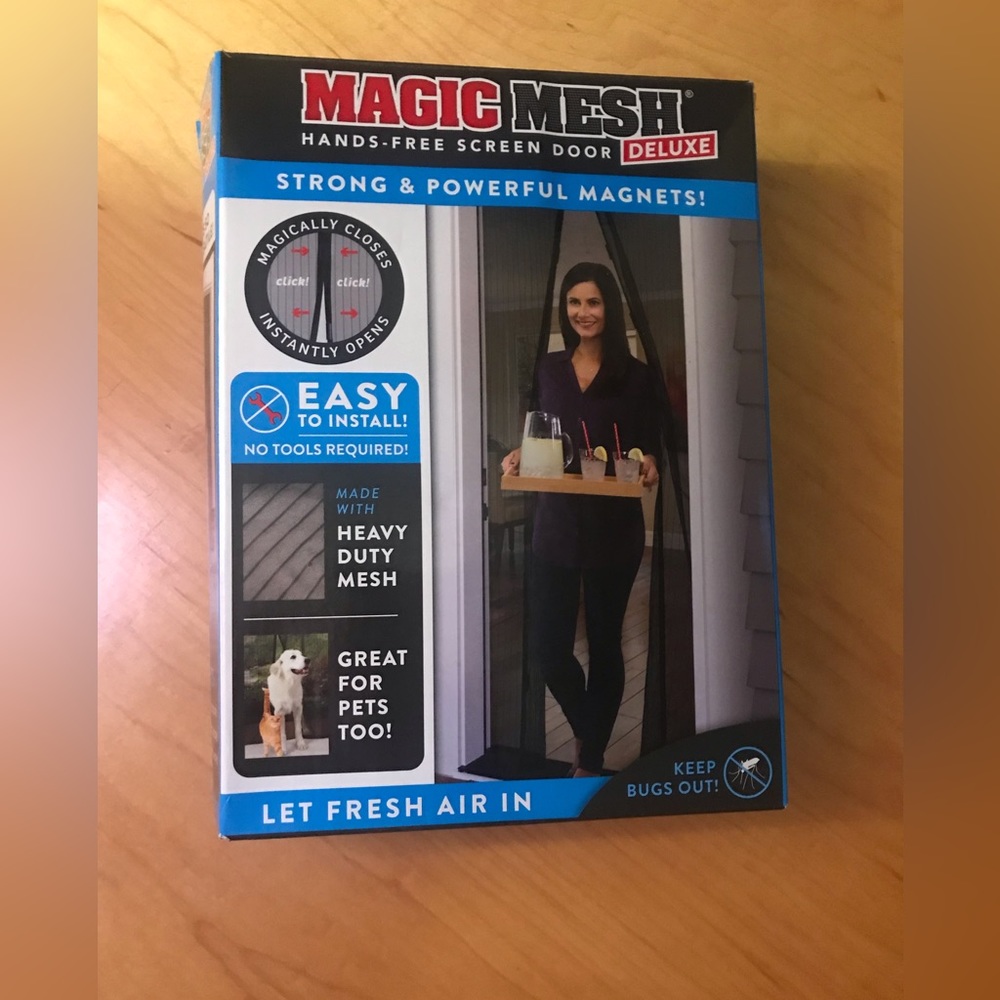 NWT Magic Deluxe Mesh Hands Free Screen Door